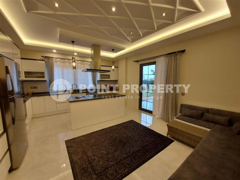 Private three-storey villa 6+2, 400m², with a private pool in Alanya Oba.-id-2004-photo-8