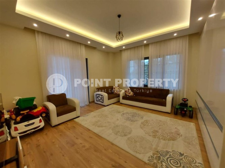 Private three-storey villa 6+2, 400m², with a private pool in Alanya Oba.-id-2004-photo-10