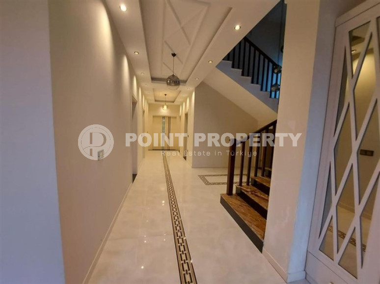 Private three-storey villa 6+2, 400m², with a private pool in Alanya Oba.-id-2004-photo-12