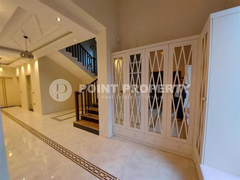 Private three-storey villa 6+2, 400m², with a private pool in Alanya Oba.-id-2004-photo-13