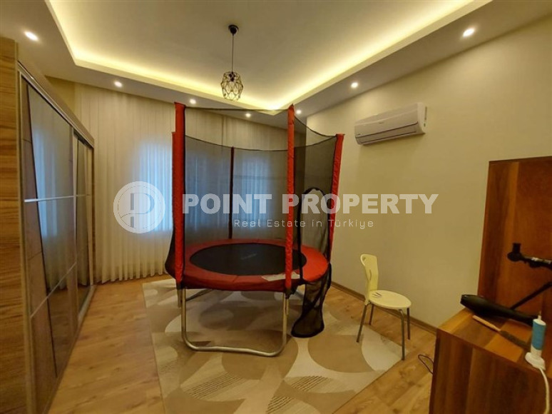 Private three-storey villa 6+2, 400m², with a private pool in Alanya Oba.-id-2004-photo-16