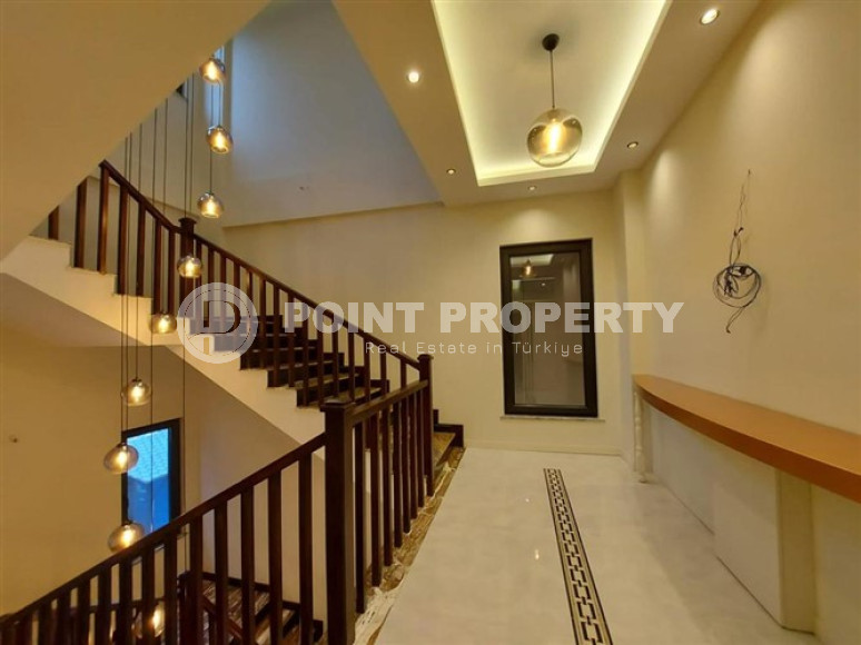 Private three-storey villa 6+2, 400m², with a private pool in Alanya Oba.-id-2004-photo-17