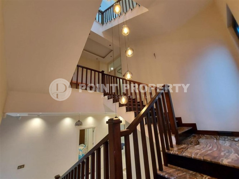 Private three-storey villa 6+2, 400m², with a private pool in Alanya Oba.-id-2004-photo-18