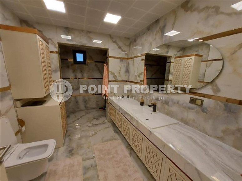 Private three-storey villa 6+2, 400m², with a private pool in Alanya Oba.-id-2004-photo-22