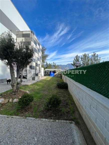 Private three-storey villa 6+2, 400m², with a private pool in Alanya Oba.-id-2004-photo-30