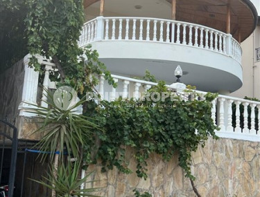 Просторная частная вилла 4+2, 375м² с отличными видами, с бассейном, в центре Алании-id-2006-фото-2