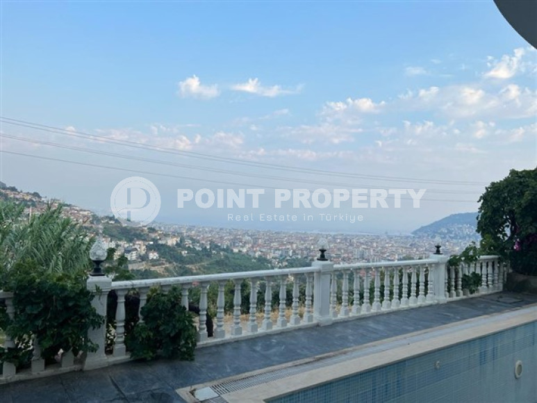 Просторная частная вилла 4+2, 375м² с отличными видами, с бассейном, в центре Алании-id-2006-фото-9