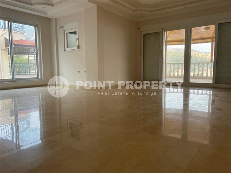 Просторная частная вилла 4+2, 375м² с отличными видами, с бассейном, в центре Алании-id-2006-фото-16