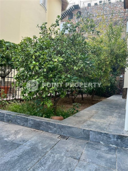 Просторная частная вилла 4+2, 375м² с отличными видами, с бассейном, в центре Алании-id-2006-фото-28