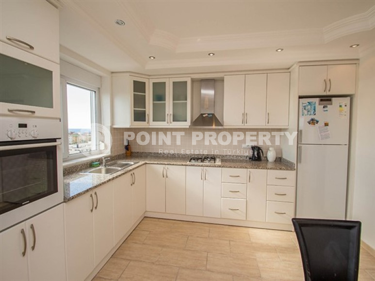 View three-room apartment, 110 m², with furniture and household appliances near Cleopatra Beach, Alanya-id-2015-photo-5