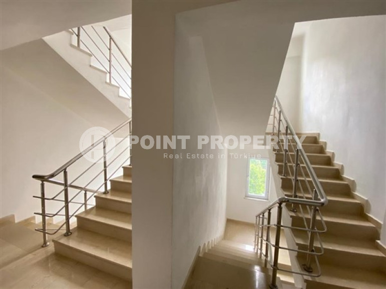 View three-room apartment, 110 m², with furniture and household appliances near Cleopatra Beach, Alanya-id-2015-photo-21