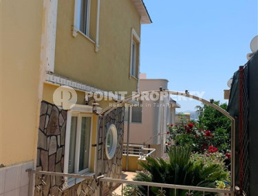 Меблированная вилла 3+2, 300м² в таунхаусе в районе Алании Демирташ, в 400м от моря-id-2016-фото-2