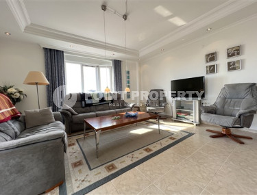 Квартира с двумя спальнями, 110м², с видом на море и горы на центральной улице в районе Алании Тосмур-id-2019-фото-3