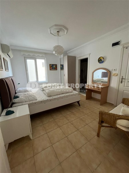 Furnished one bedroom apartment, 55m², 200 meters from the sea in Oba, Alanya-id-2022-photo-4