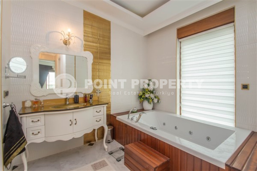 Фешенебельный пентхаус 4+1, 315м², на первой береговой линии в районе Тосмур, Алания-id-2025-фото-17