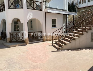 Садовый дуплекс 3+1, 130м², в уютном комплексе, в 250м от моря в районе Тосмур, Алания-id-2027-фото-3