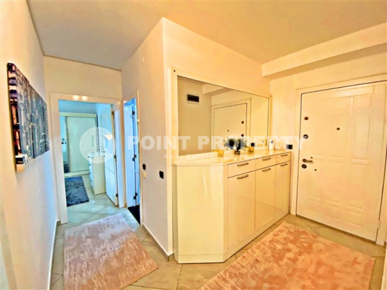 Furnished three-room apartment, 115m², 200m from the sea in Oba, Alanya-id-2033-photo-5