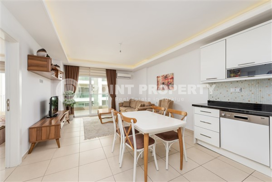 One bedroom apartment, 68m², in a residence with hotel infrastructure in the Avsallar area, Alanya-id-2043-photo-4