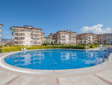 Spacious penthouse 3+1, 225 m², with a personal sauna overlooking the mountains in a cozy complex in Oba, Alanya-id-2045-photo-3