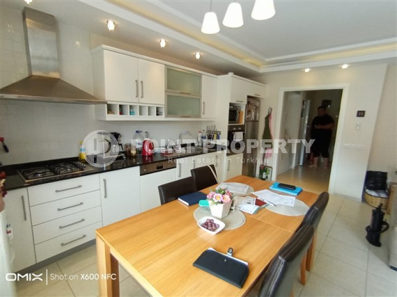 Three-room apartment, 120m², in a residence with good infrastructure in Oba, Alanya-id-2049-photo-4