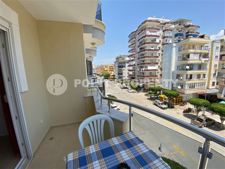 Three-room apartment, 100m², with furniture and household appliances 150m from the sea in Mahmutlar, Alanya-id-2055-photo-4