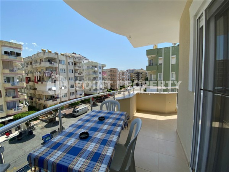 Three-room apartment, 100m², with furniture and household appliances 150m from the sea in Mahmutlar, Alanya-id-2055-photo-5