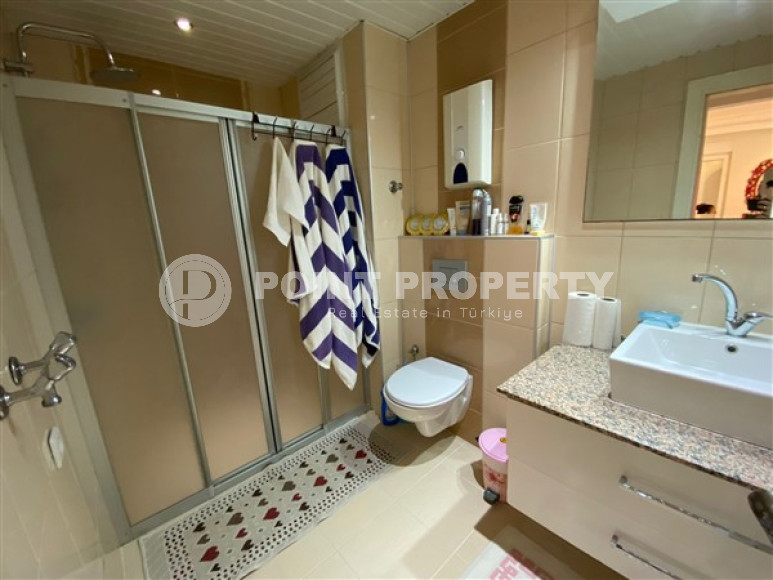 Three-room apartment, 100m², with furniture and household appliances 150m from the sea in Mahmutlar, Alanya-id-2055-photo-11