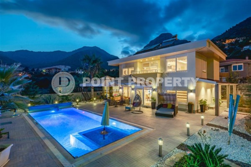 Меблированная трехэтажная вилла 2+2, 330м², в районе Алании Чиплаклы, в 1,5км от центра района-id-2057-фото-2