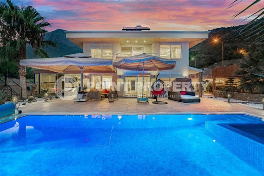 Меблированная трехэтажная вилла 2+2, 330м², в районе Алании Чиплаклы, в 1,5км от центра района-id-2057-фото-3