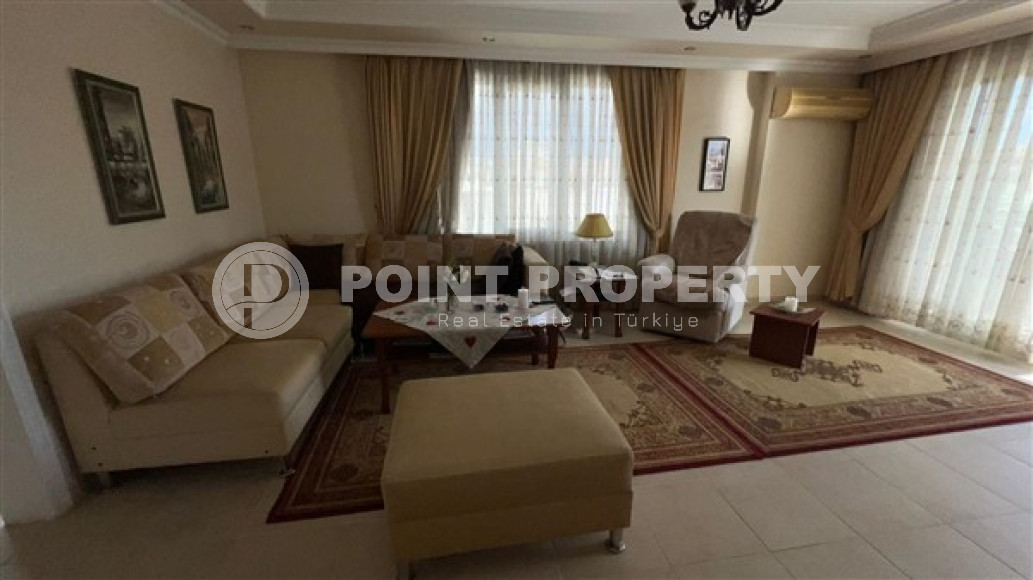 Alanya center: four-room apartment, 160m², in a complex with infrastructure, 700m from the sea-id-2063-photo-3