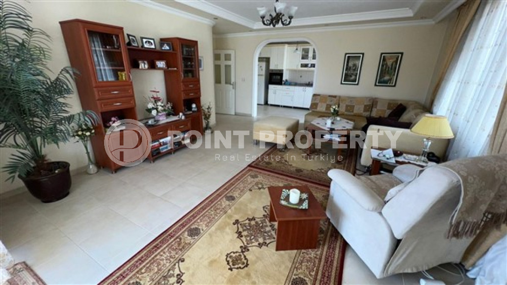 Alanya center: four-room apartment, 160m², in a complex with infrastructure, 700m from the sea-id-2063-photo-7