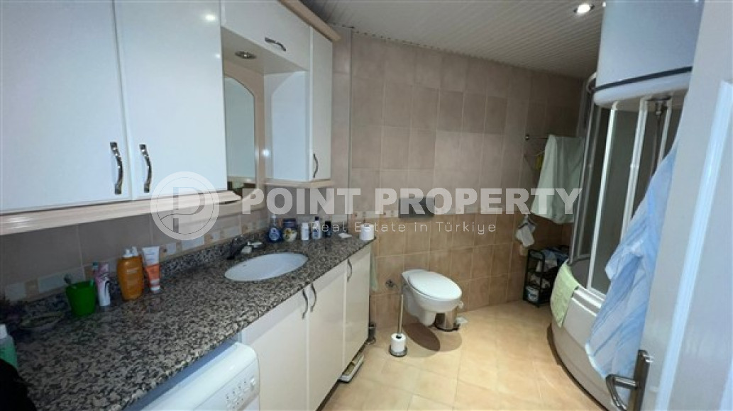 Alanya center: four-room apartment, 160m², in a complex with infrastructure, 700m from the sea-id-2063-photo-11