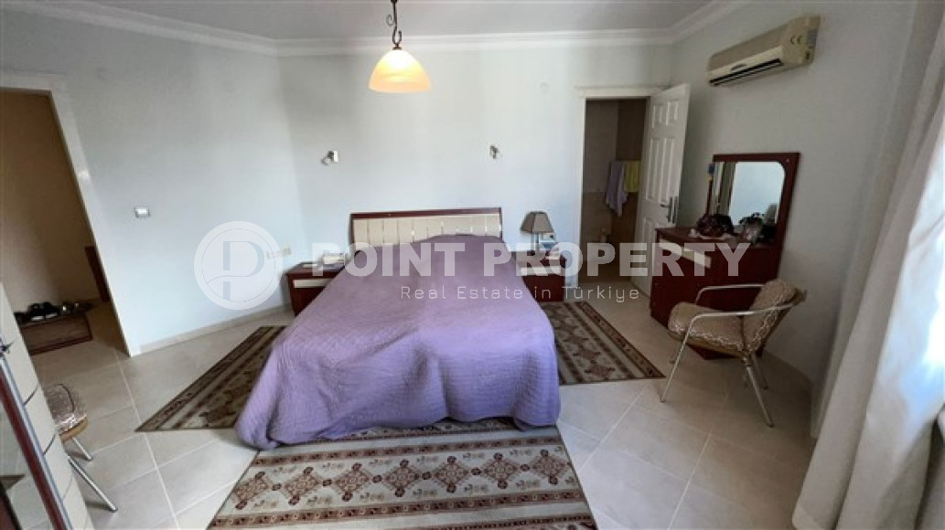 Alanya center: four-room apartment, 160m², in a complex with infrastructure, 700m from the sea-id-2063-photo-13