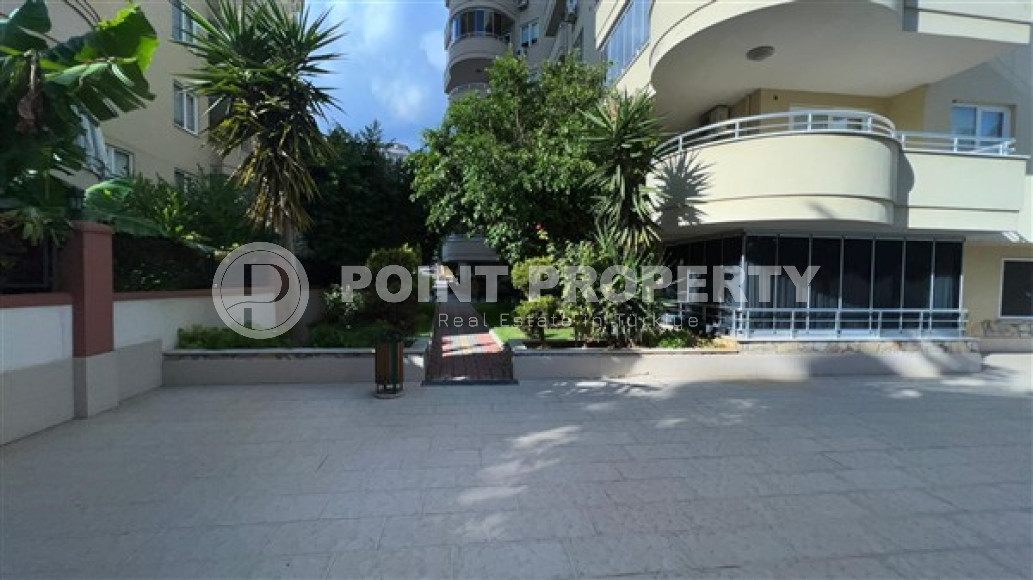 Alanya center: four-room apartment, 160m², in a complex with infrastructure, 700m from the sea-id-2063-photo-35