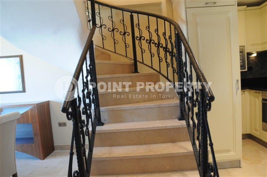 Penthouse with sea and mountain views in Kargicak-id-2072-photo-9