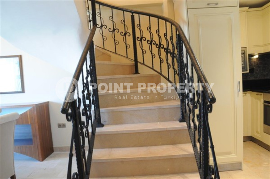 Penthouse with sea and mountain views in Kargicak-id-2072-photo-10