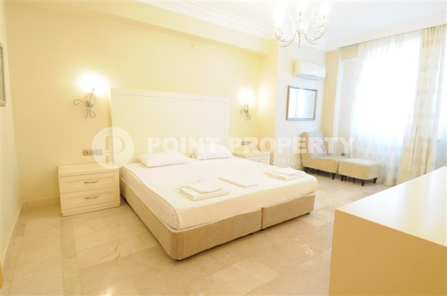 Penthouse with sea and mountain views in Kargicak-id-2072-photo-17