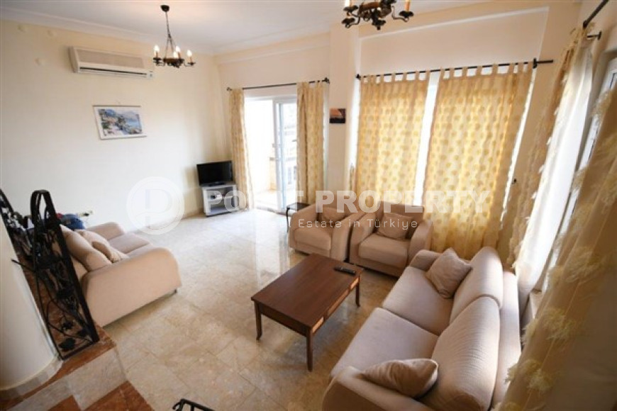 Duplex apartment 3+1 in a house for two owners, hotel complex in Kargicak, 196m2-id-2074-photo-6