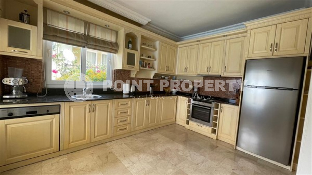 Two-storey villa 3+1, 196 m2 with a private pool and stunning views of the Mediterranean Sea in the Kargizdak area.-id-2079-photo-5