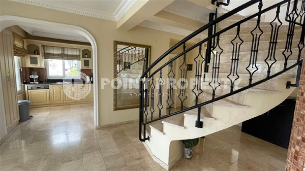Two-storey villa 3+1, 196 m2 with a private pool and stunning views of the Mediterranean Sea in the Kargizdak area.-id-2079-photo-13