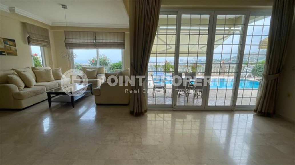 Two-storey villa 3+1, 196 m2 with a private pool and stunning views of the Mediterranean Sea in the Kargizdak area.-id-2079-photo-14