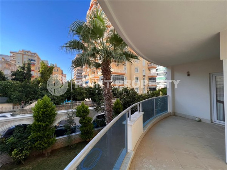 Linear three-room apartment, 120 m2 in a prestigious residential complex, 200 meters from the sea, Mahmutlar district.-id-2080-photo-18