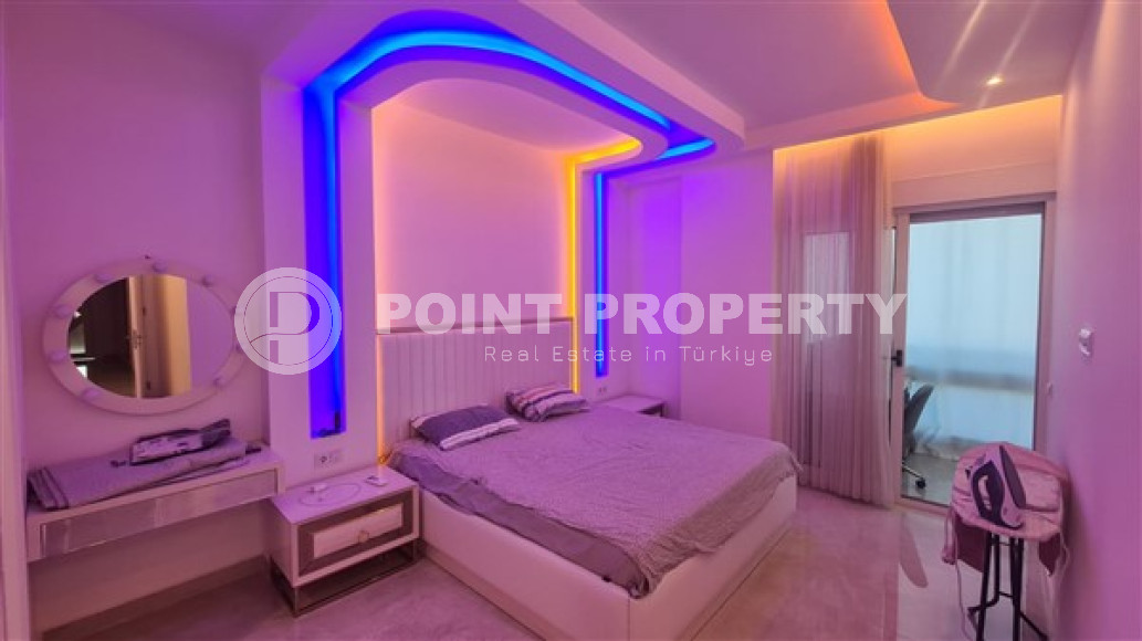 Three-bedroom apartment, 180 m², in an elite complex in Mahmutlar, 350 meters from the sea.-id-2111-photo-11