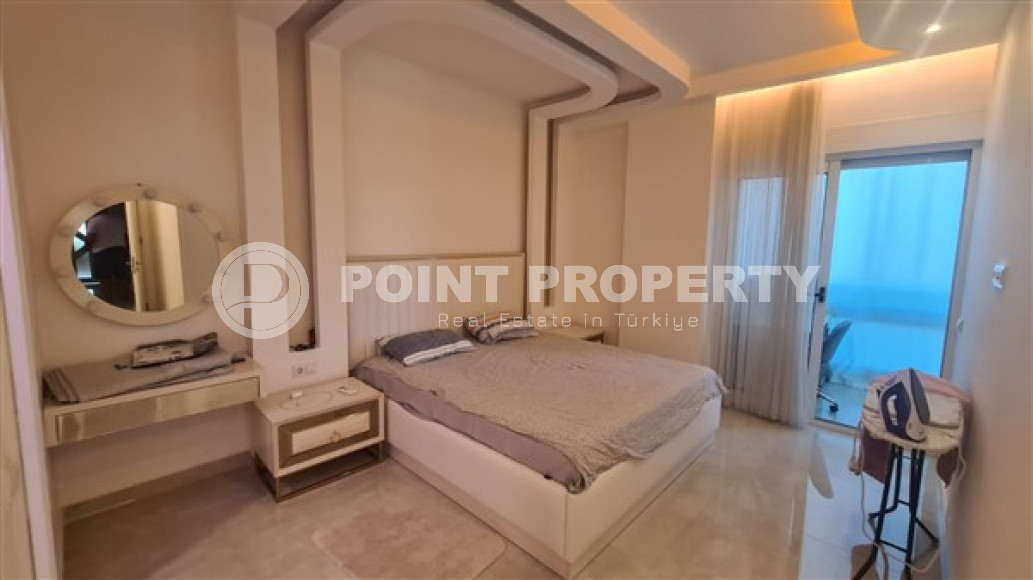 Three-bedroom apartment, 180 m², in an elite complex in Mahmutlar, 350 meters from the sea.-id-2111-photo-12
