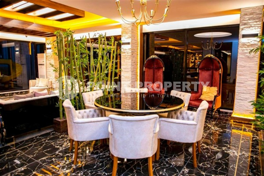 Three-bedroom apartment, 180 m², in an elite complex in Mahmutlar, 350 meters from the sea.-id-2111-photo-43