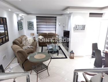Elegant three bedroom penthouse, 140m², in Lower Oba, Alanya, in a complex with a swimming pool-id-2124-photo-1