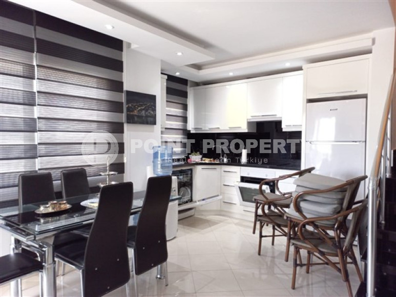 Elegant three bedroom penthouse, 140m², in Lower Oba, Alanya, in a complex with a swimming pool-id-2124-photo-4