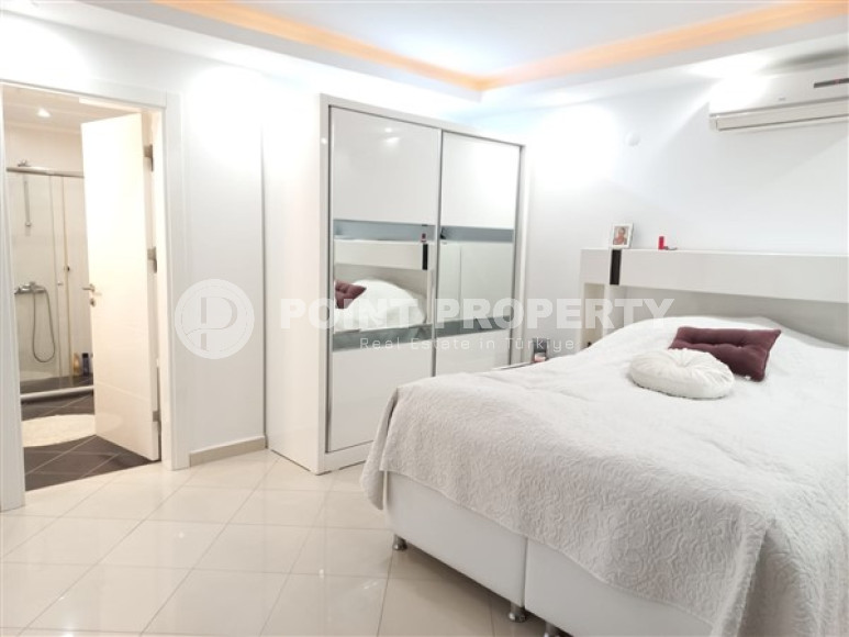 Elegant three bedroom penthouse, 140m², in Lower Oba, Alanya, in a complex with a swimming pool-id-2124-photo-17