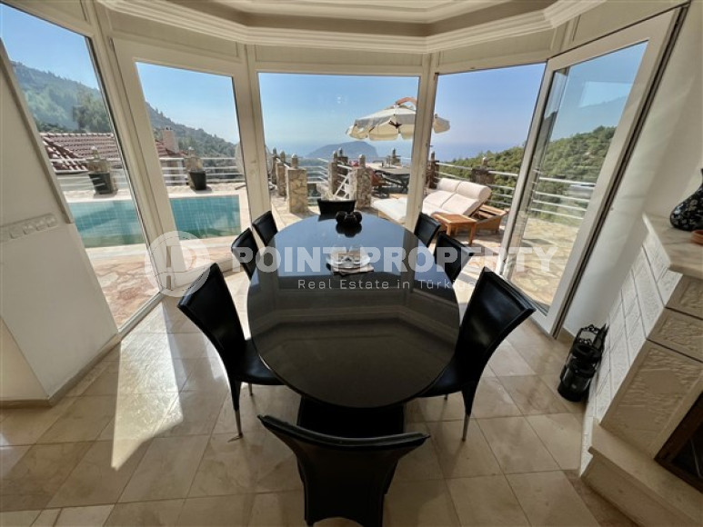 Уютная трехэтажная вилла с четырьмя спальнями, 260м², с потрясающими видами в районе Тепе, Алания-id-2127-фото-7