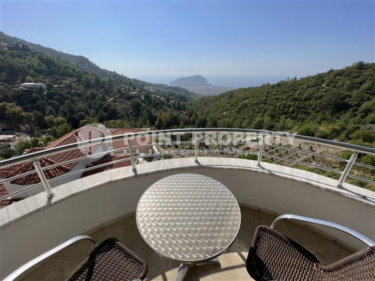 Уютная трехэтажная вилла с четырьмя спальнями, 260м², с потрясающими видами в районе Тепе, Алания-id-2127-фото-18